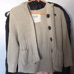 Abercrombie & Fitch sweater